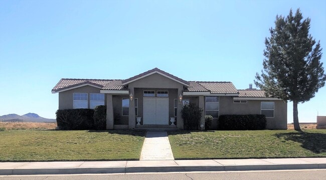 Primary Photo - Coming Soon! Recently Remodeled Large Home!