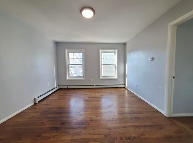 Primary Photo - 71 Hancock Ave