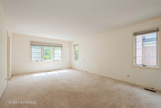 Building Photo - 876 Spruce St
