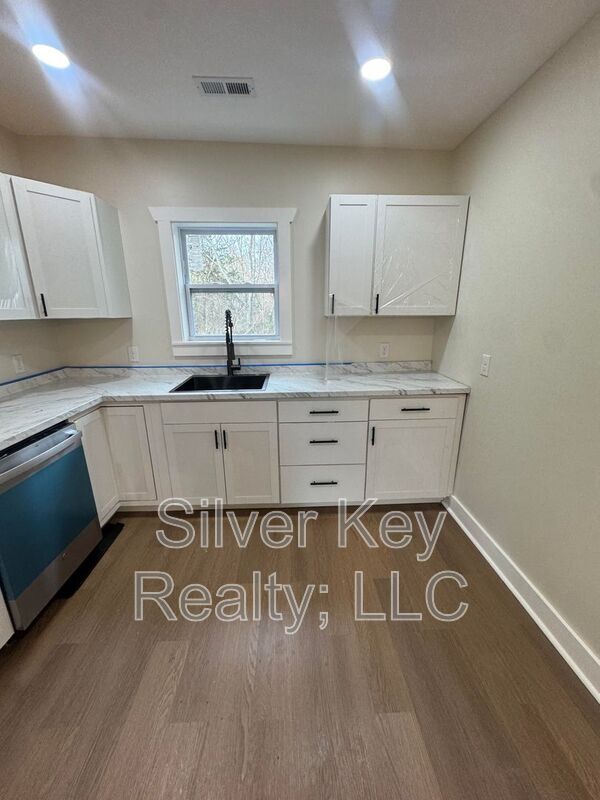 Building Photo - 3671 Sweetwater Vonore Rd