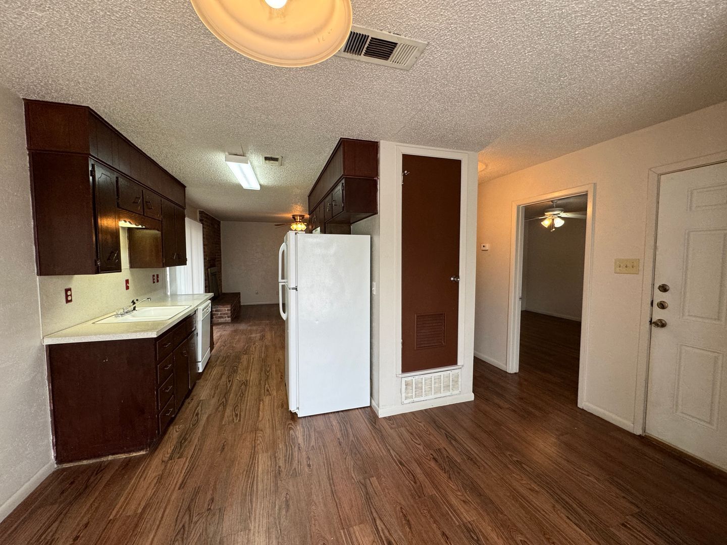 Building Photo - 2209 Wheeler Ave