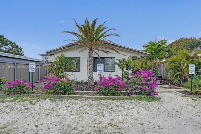 Building Photo - 754 NE 40th St