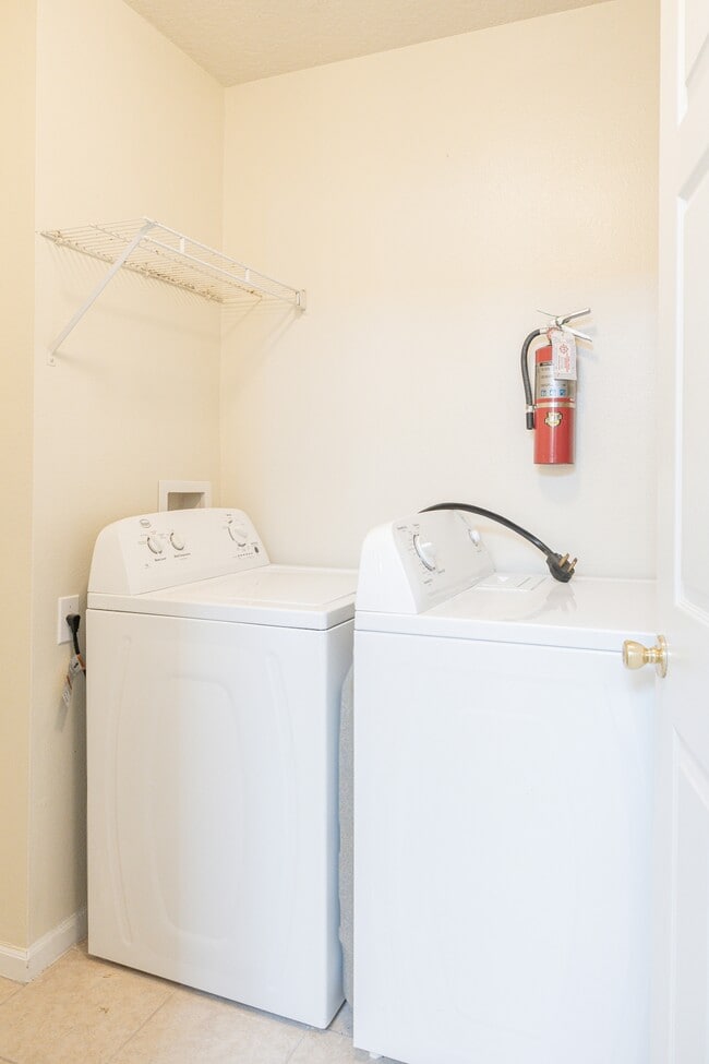 Building Photo - 6596 Swissco Dr