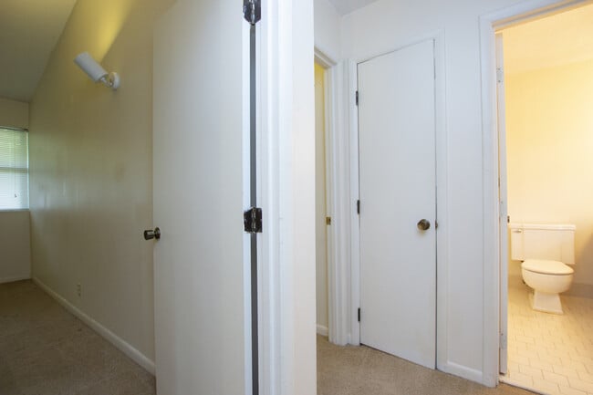 Building Photo - Two bedroom condo