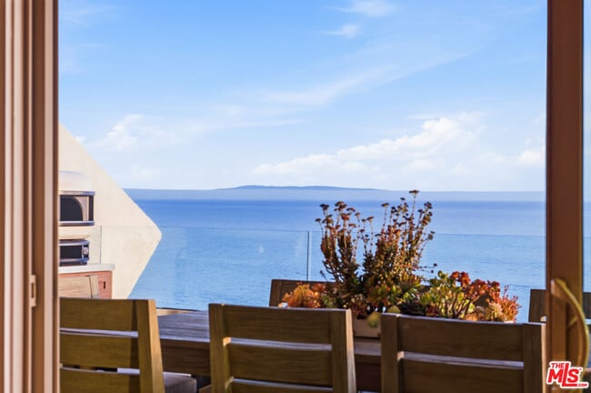 Building Photo - 18055 Coastline Dr