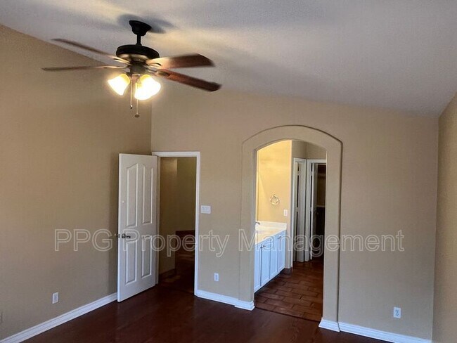Building Photo - 14930 N Gil Balcome Ct
