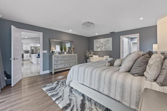 Building Photo - 10082 Harbourtown Ct