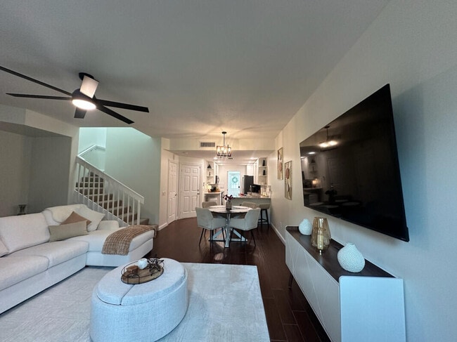 Building Photo - 3325 E Community Dr
