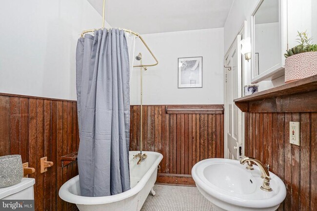 Building Photo - 315 Chestnut St