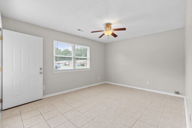 Building Photo - 6048 Brookwood Dr
