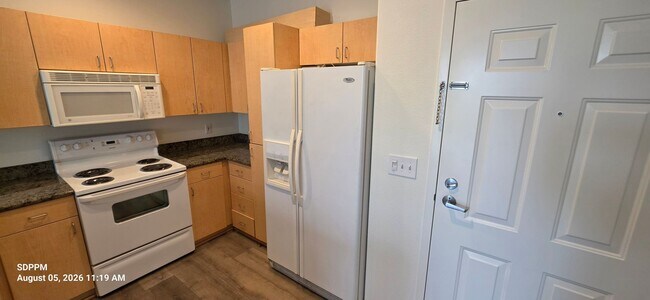 Building Photo - DOWNTOWN SAN DIEGO - LITTLE ITALY Nice 2 Bedroom 2 Bath Condo in Piazza Palermo. AVAILABLE NOW!