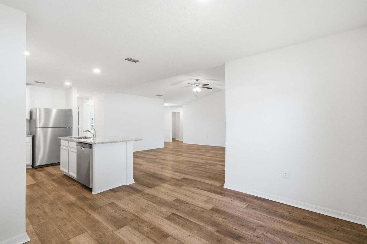 Building Photo - 15 Rivera Ln