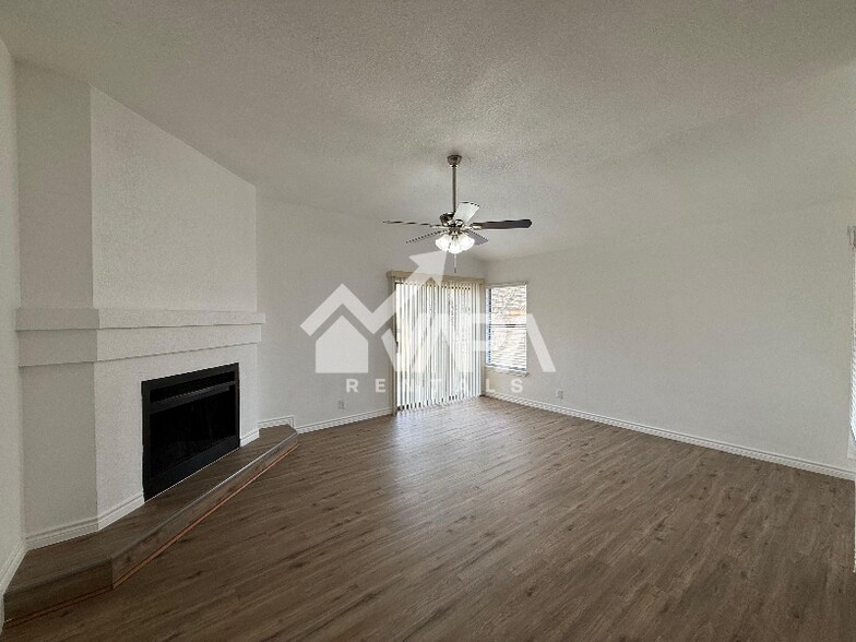 Building Photo - 8659 Serena