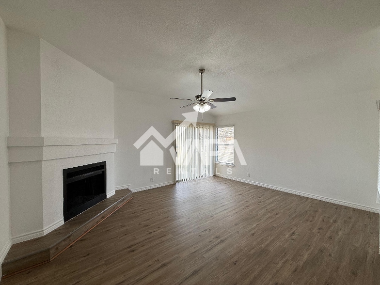 Building Photo - 8659 Serene Ridge Dr