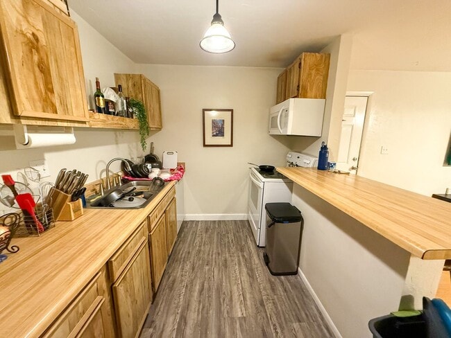 Building Photo - Tumblin Creek D-22