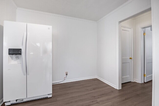 Building Photo - "Charming 1-Bed Gem at 509-511 Cape Ave, Raleigh – Your Cozy Retreat Awaits!"