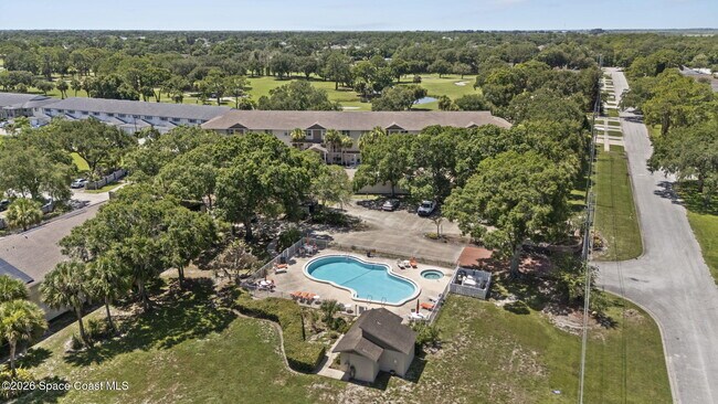 Building Photo - 1600 Woodland Dr