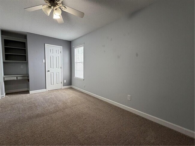 Building Photo - 964 Wildwood Ave