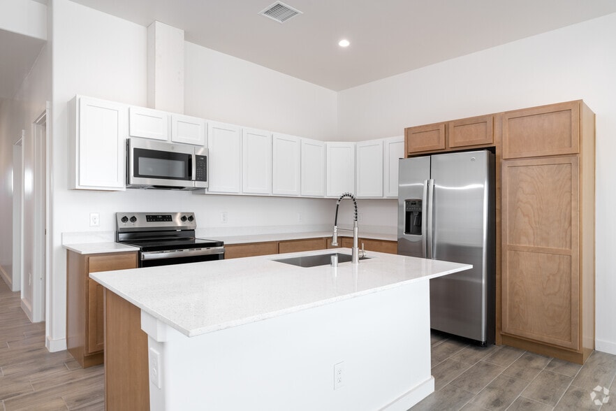 3BR, 2BA - 1270SF - Kitchen - McGuffey Vistas