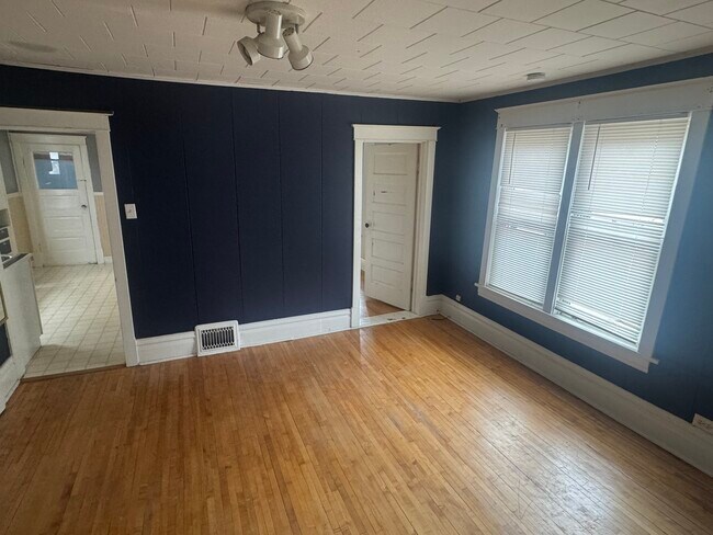 Building Photo - 420 Grand Ave