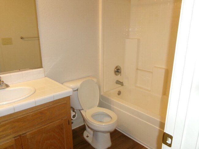 Building Photo - 218 Idlewild Dr