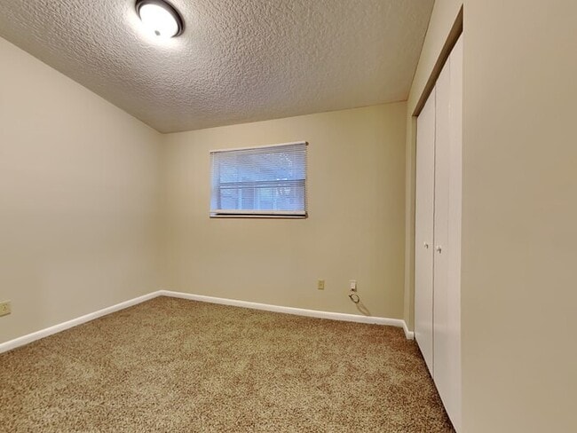 Building Photo - 7593 Sharbeth Dr S