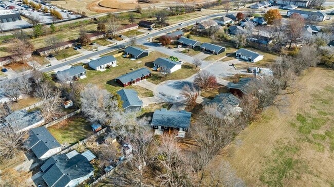 Building Photo - 402 Trailside Ter