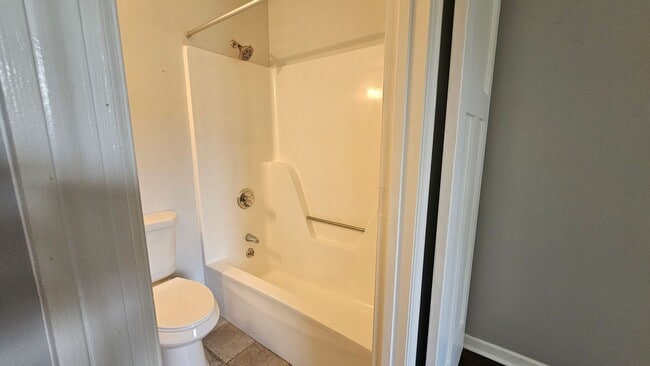 Building Photo - Hendersonville TN 3 bed 2 bath house