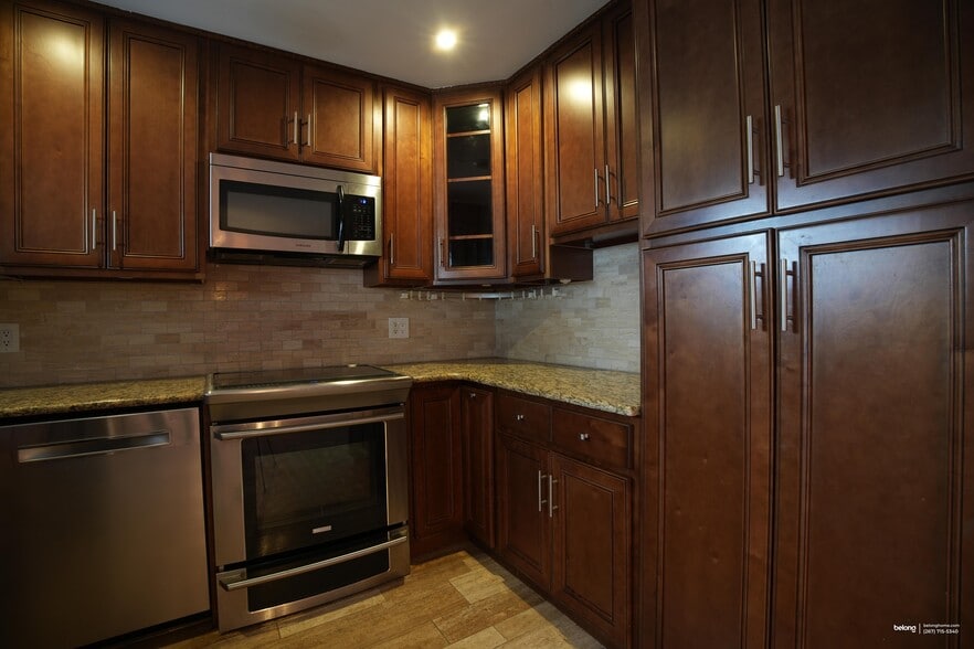 Building Photo - 90 Cobalt Ridge Dr E