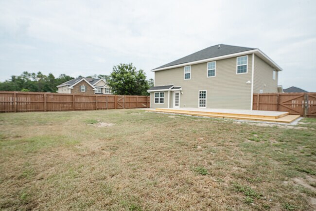 Building Photo - 717 Highgrove Ct
