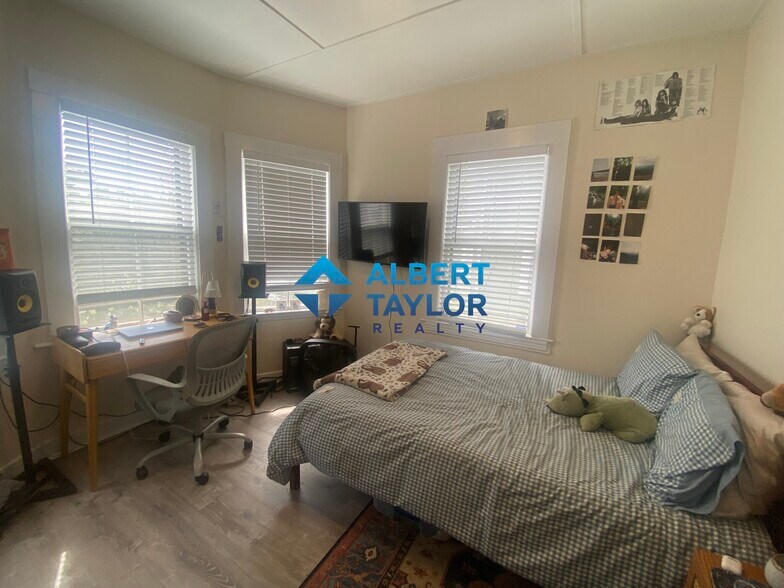 Building Photo - 18 Sawyer Ter