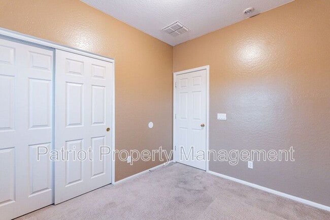 Building Photo - 42509 N 45th Dr