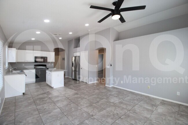 Building Photo - 14867 W Acapulco Ln