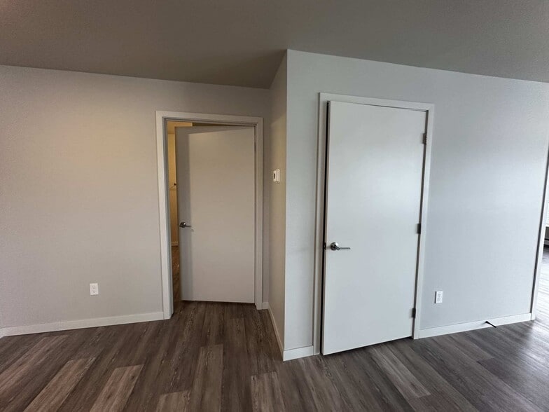 Building Photo - 3156 Bluestem Dr