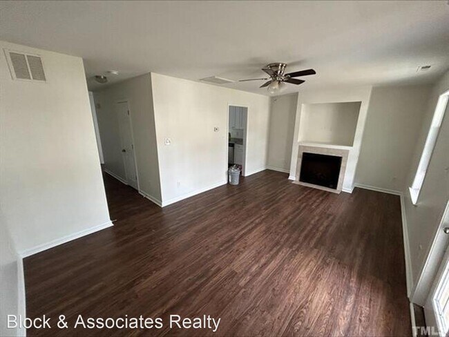 Building Photo - 3 br, 2.5 bath House - 401 Whitehall Court