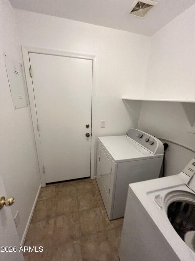 Building Photo - 29429 N Blackfoot Daisy Dr