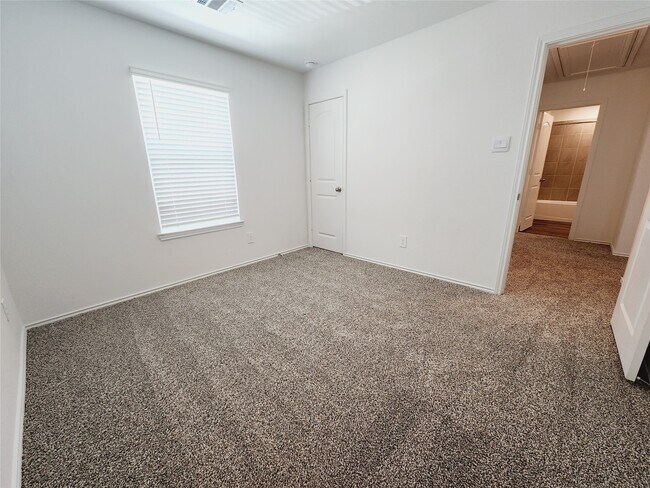 Building Photo - 40746 Rosemary Rain Ln