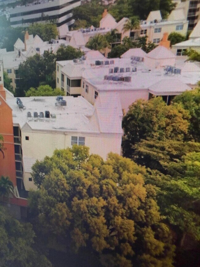 Building Photo - 8343 Lake Dr