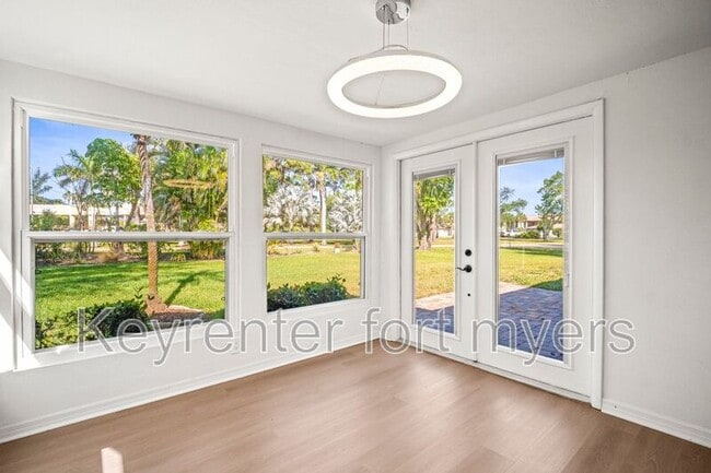 Building Photo - 4293 Island Cir