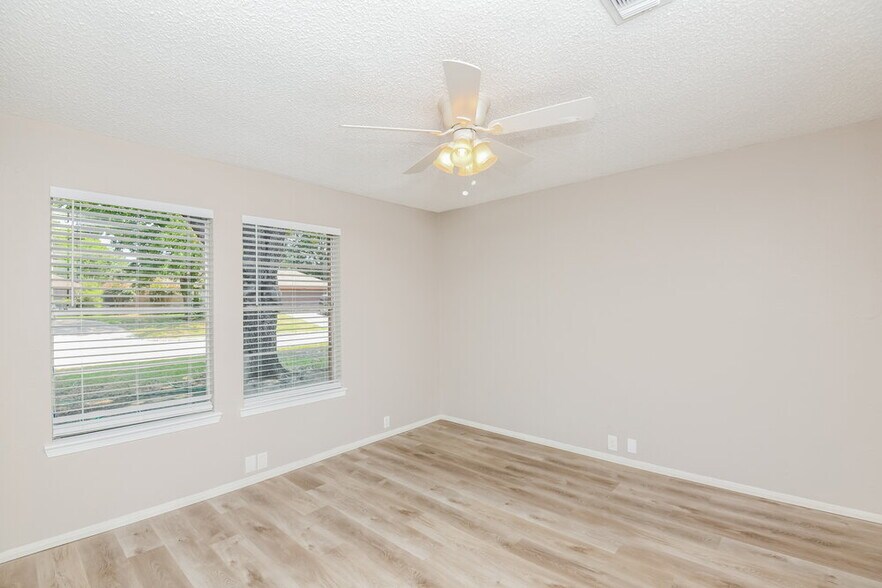 Building Photo - 1307 Brookfield Ln
