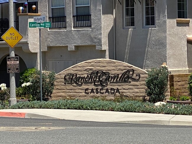 Building Photo - Beautiful Townhome in the Cascada Communit...
