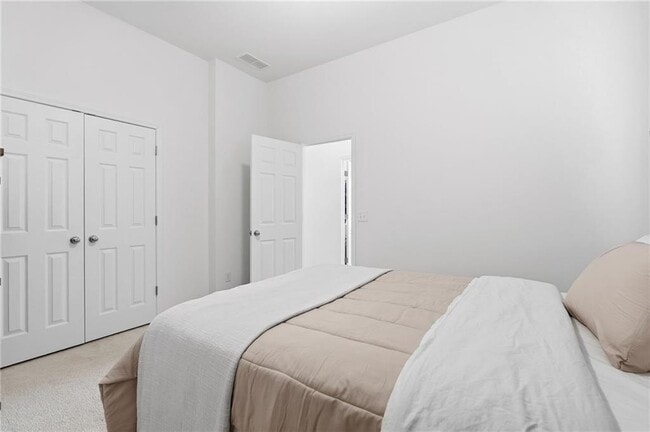 Building Photo - 2050 Willshire Glen