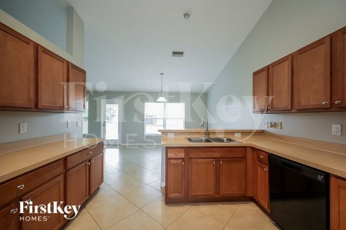 Building Photo - 2029 NW 4th St