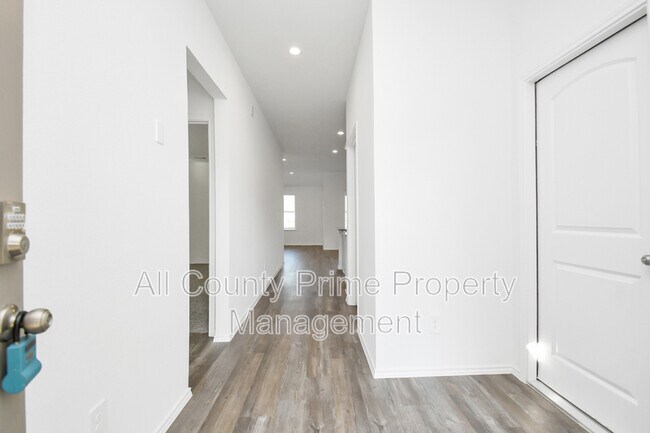 Building Photo - 40427 Basalt Elm Rd