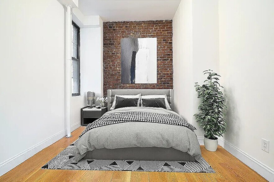 Building Photo - 231 E 14th St