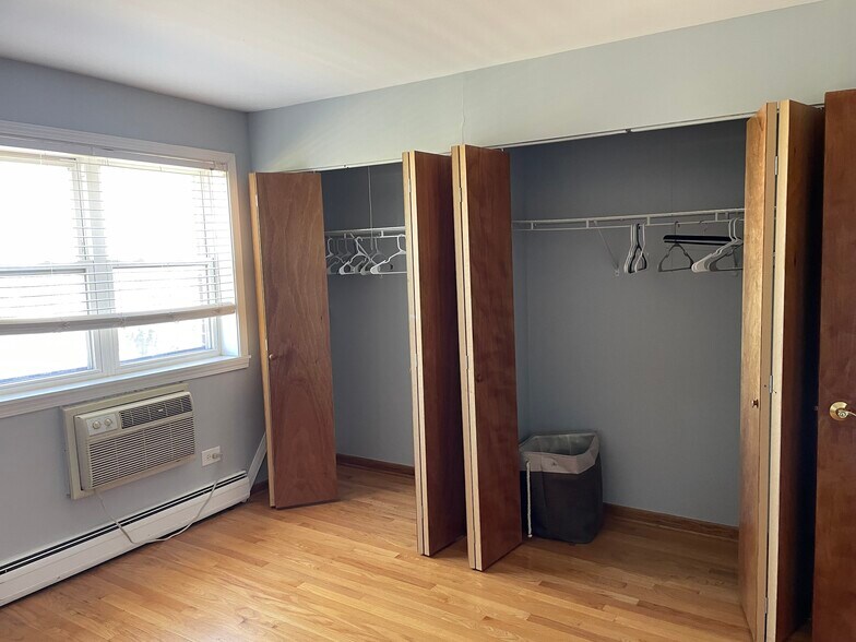 Building Photo - 4600 N Cumberland Ave