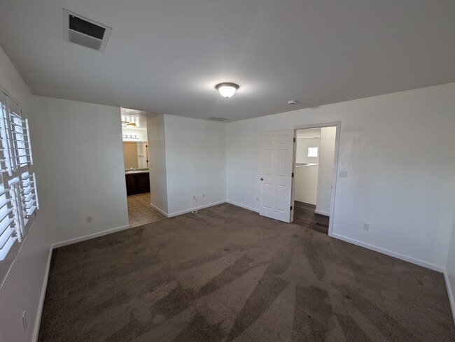 Building Photo - 3200 S Jensen Ct