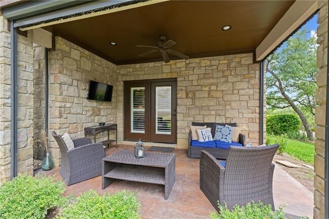 Building Photo - 110 Oak Glen Cove
