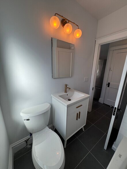 Building Photo - 5011 S Broadway