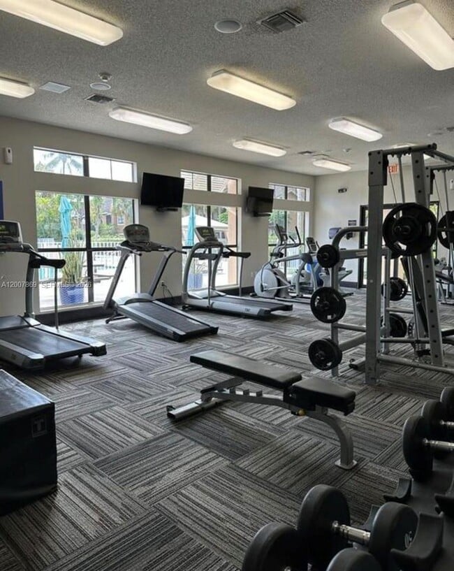 Building Photo - 15570 SW 105th Ln